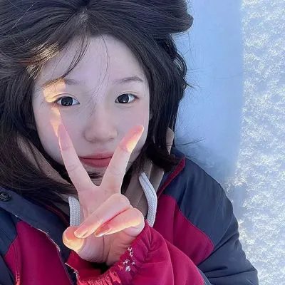 老牌影帝被曝隐婚生子传闻，短时间内高档私房菜馆画面流出